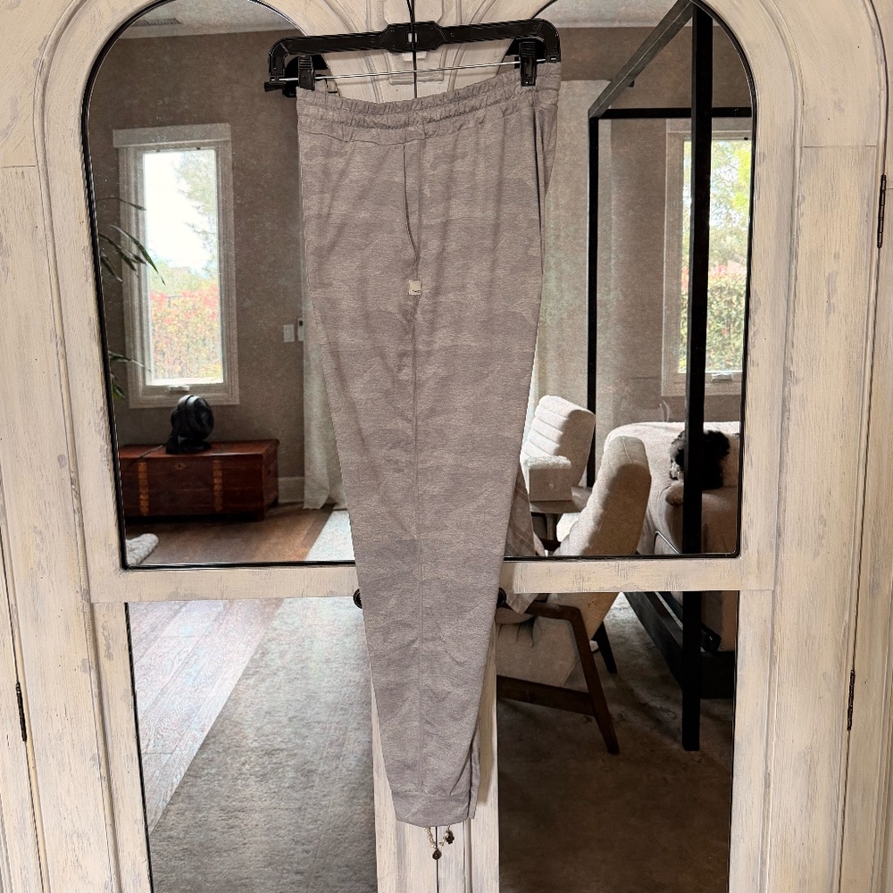 Women's Viori Performance Joggers, M Long, Heather Gray Camo